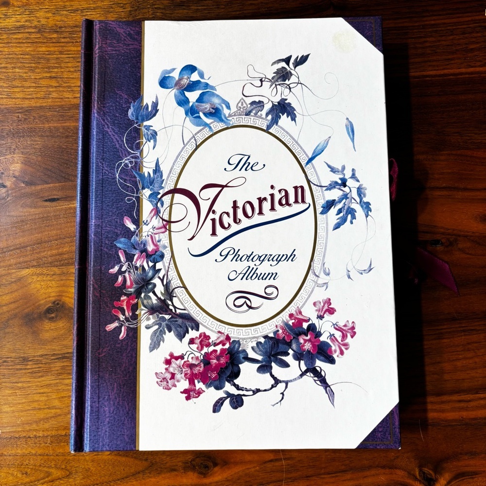 Waverly 1996 Victorian Photograph Album: 12 pages